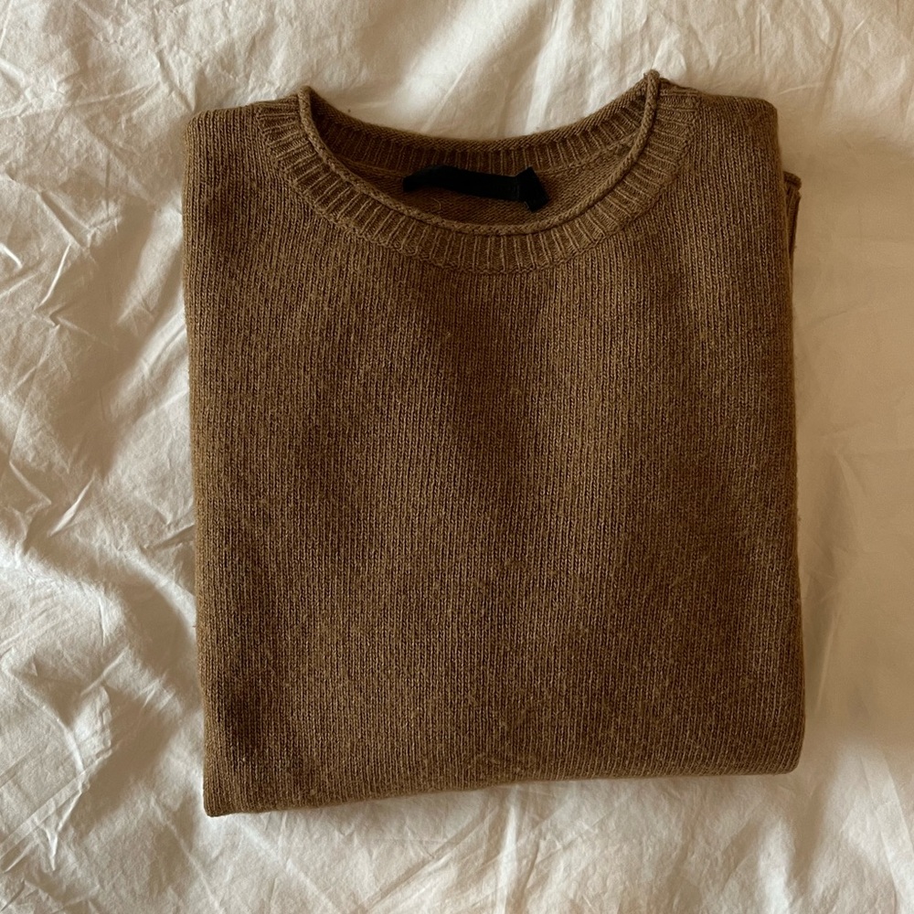 JENNI KAYNE XS “EVERYDAY SWEATER” Brown crew neck sweater.